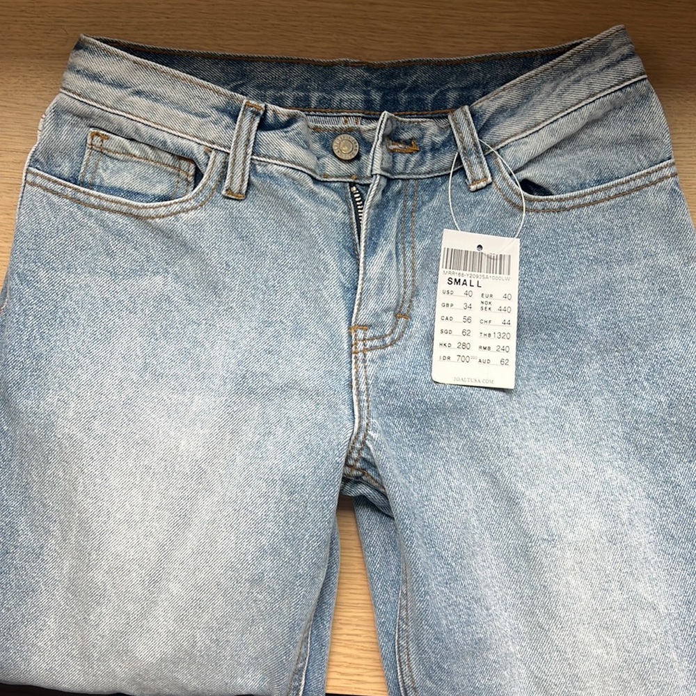 NWT Brandy Melville Quinn Jeans (NEVER WORN)